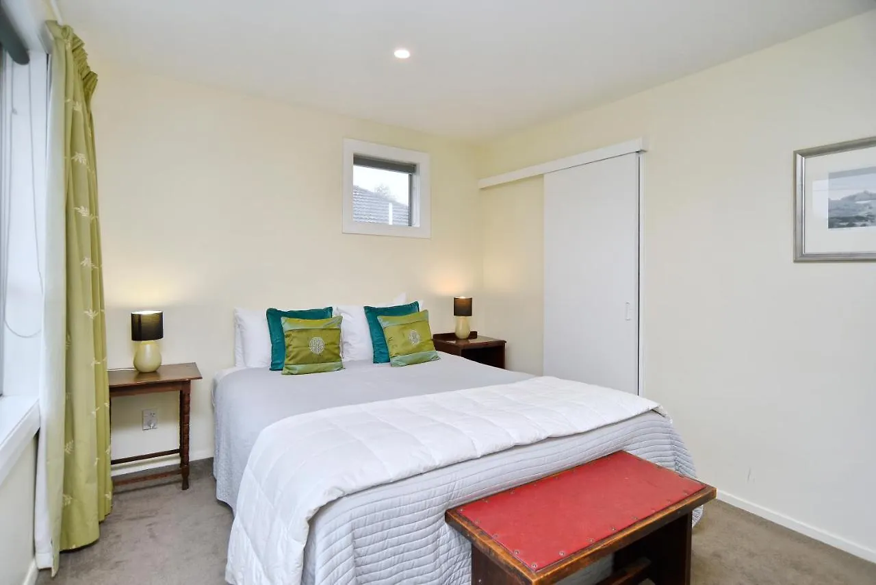 Charlesworth Villa - Christchurch Holiday Homes