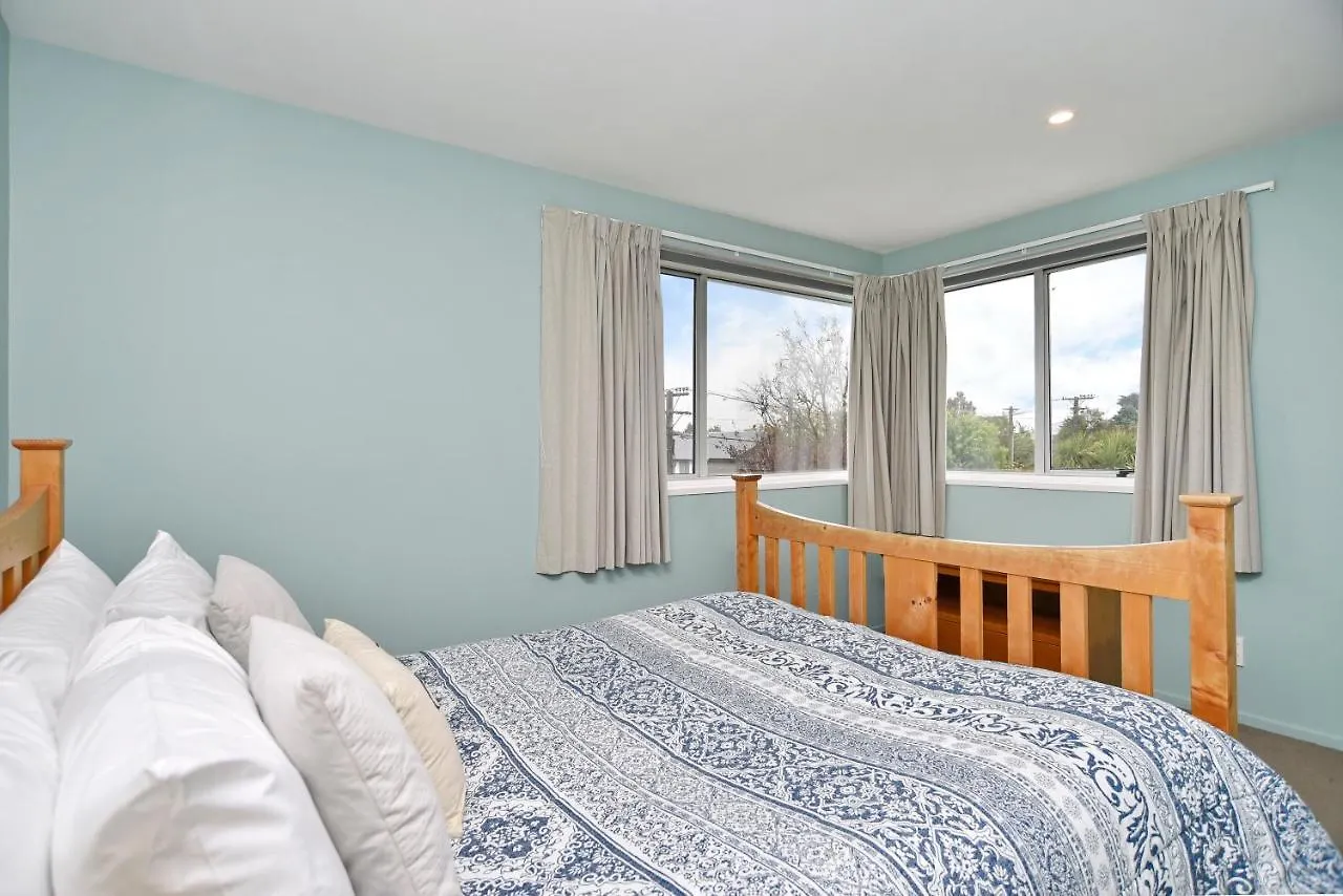 Charlesworth Villa - Christchurch Holiday Homes