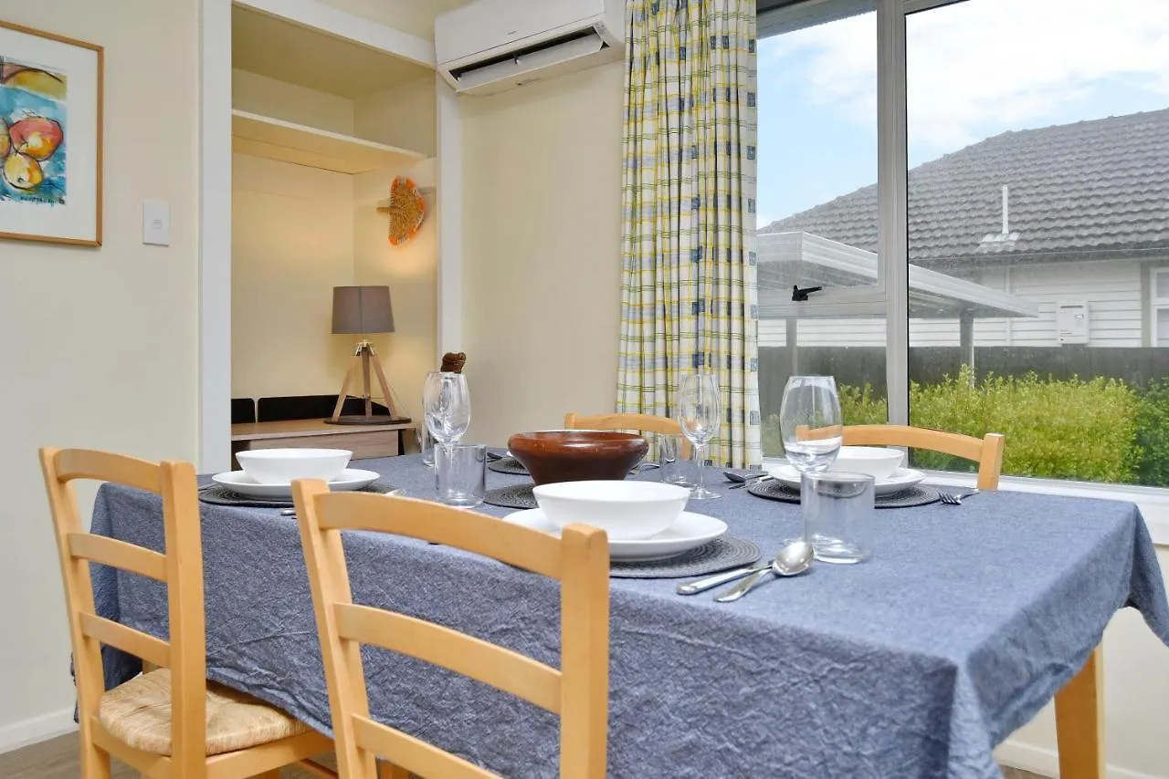 Charlesworth Villa - Christchurch Holiday Homes