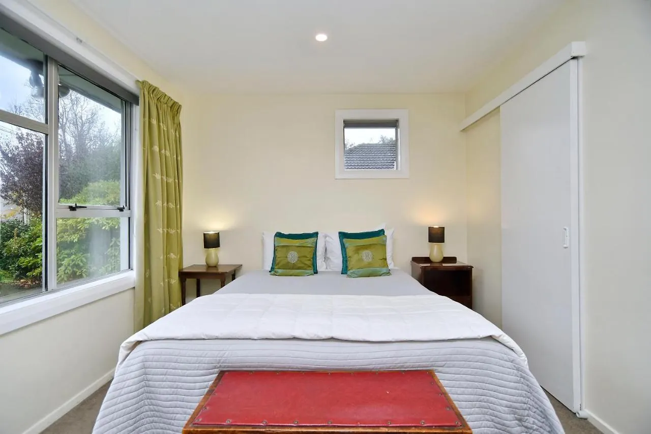 Charlesworth Villa - Christchurch Holiday Homes