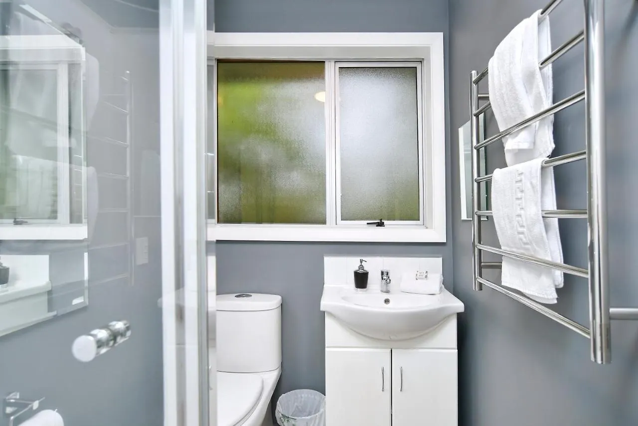 Charlesworth Villa - Christchurch Holiday Homes