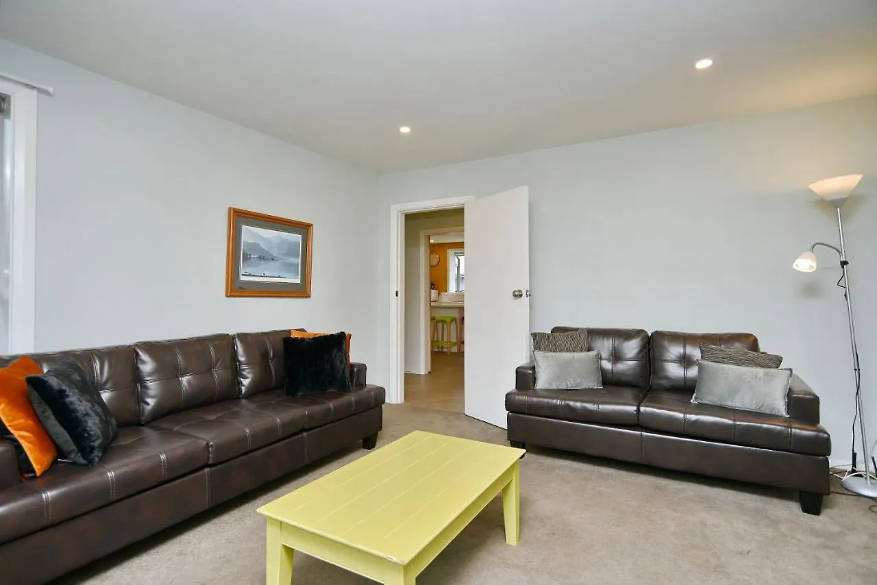 Charlesworth Villa - Christchurch Holiday Homes New Zealand