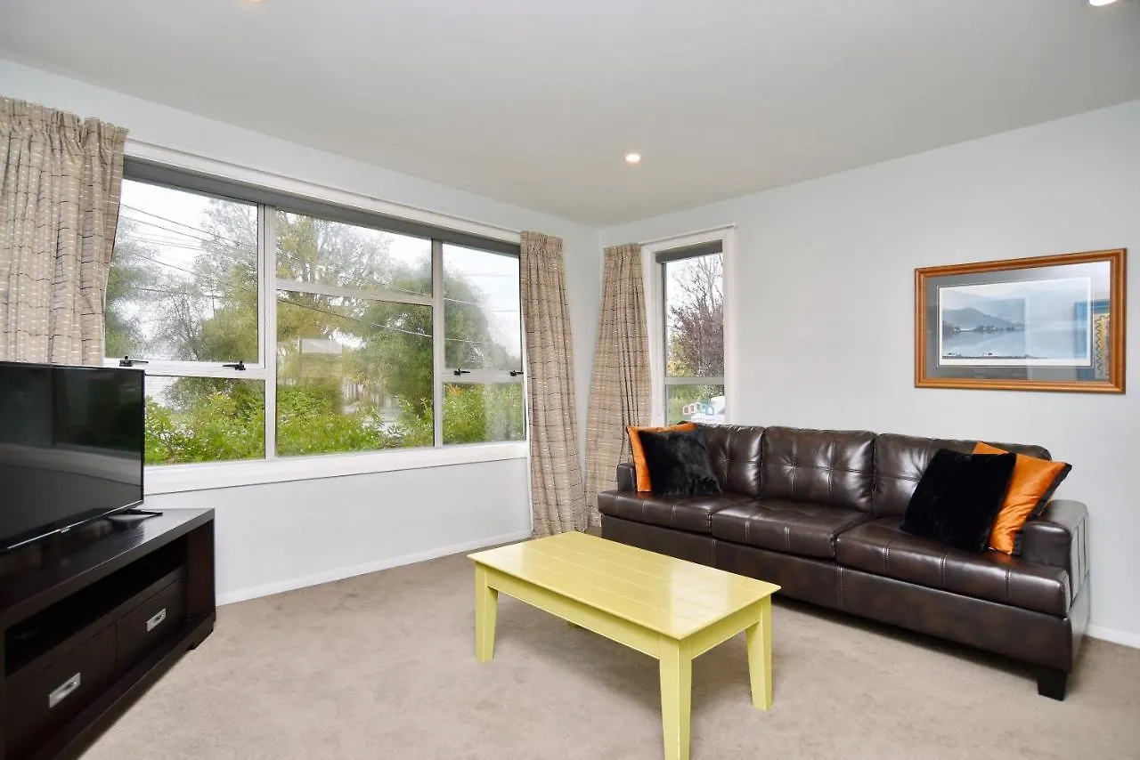 Charlesworth Villa - Christchurch Holiday Homes