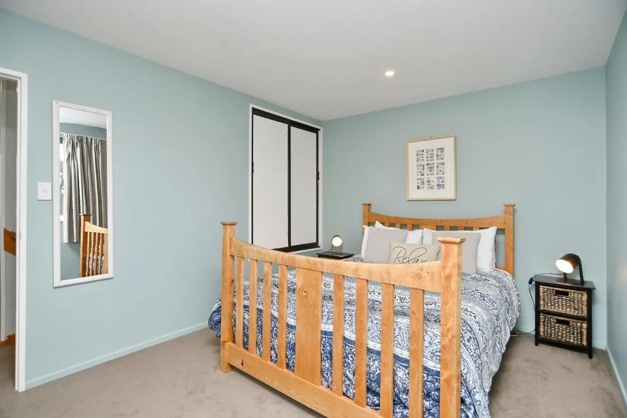 Charlesworth Villa - Christchurch Holiday Homes