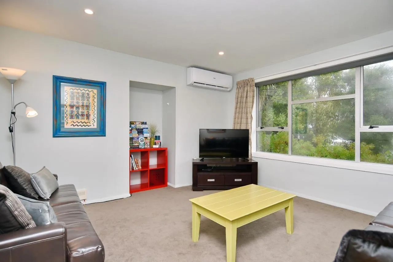 Charlesworth Villa - Christchurch Holiday Homes New Zealand